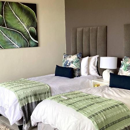 Ocean Rocks Villa, Umhlanga Durban Esterno foto